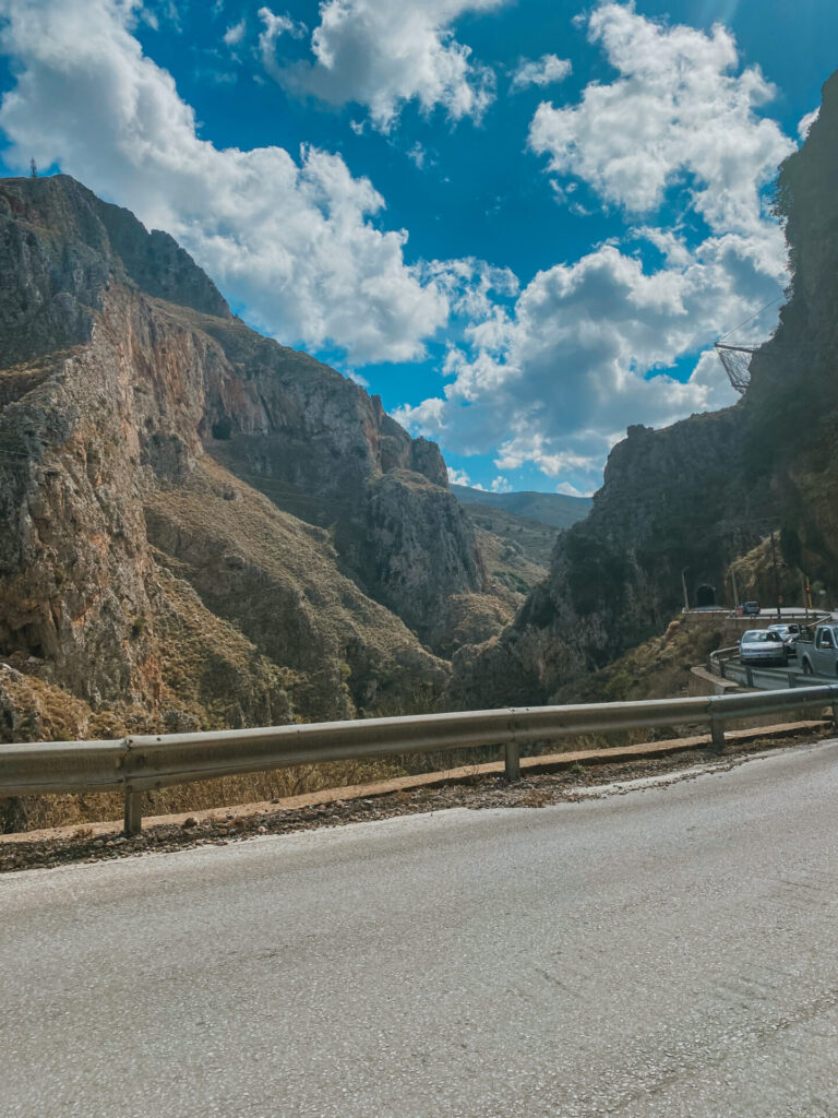 AA4F8CFE FB30 4E2F 8A24 0520D1110753