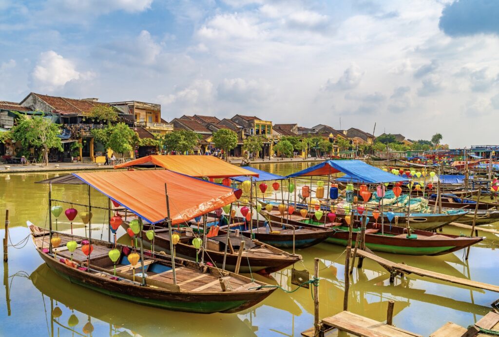 2 Weeks in Vietnam: The Ultimate Vietnam Itinerary 17 market hoi an