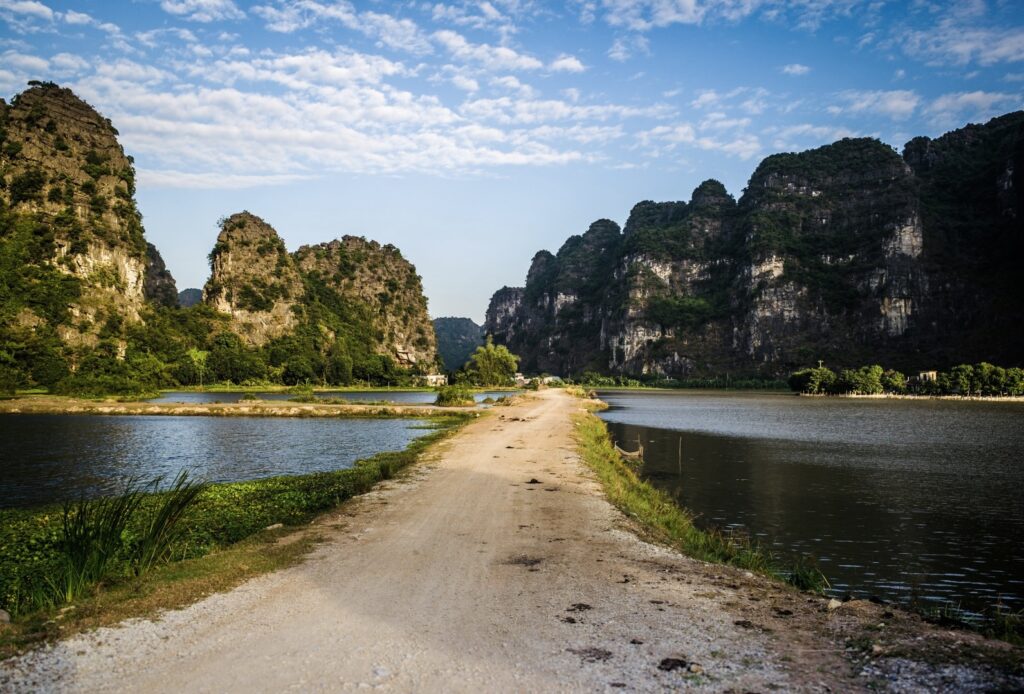 2 Weeks in Vietnam: The Ultimate Vietnam Itinerary 5 road at ninh binh