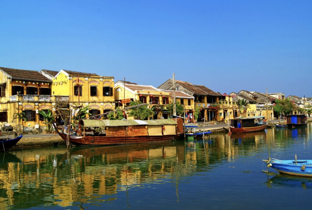 2 Weeks in Vietnam: The Ultimate Vietnam Itinerary 19 hoi an water